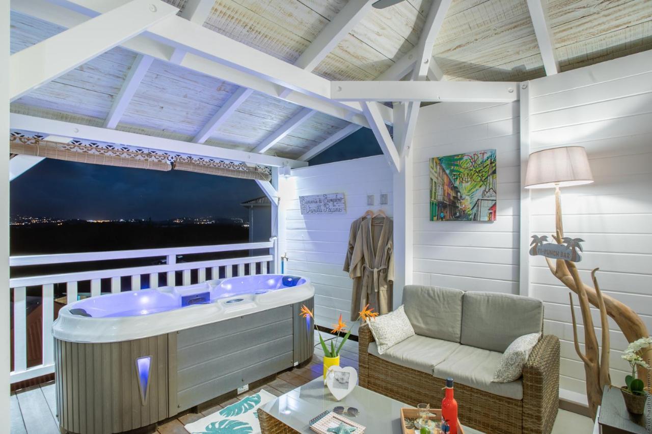 Bungalow Vanille Pacane Vue Mer avec Spa Privé Les Trois-Ilets Exterior foto